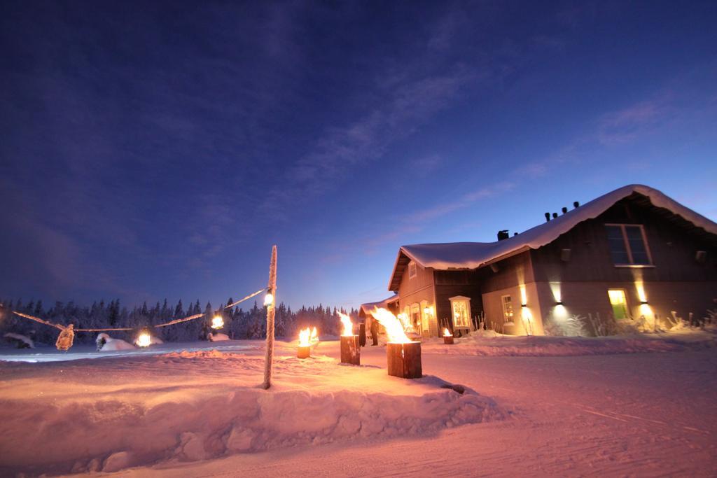 Elves Village Hotel Köngäs Buitenkant foto