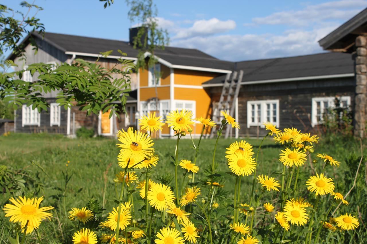 Elves Village Hotel Köngäs Buitenkant foto
