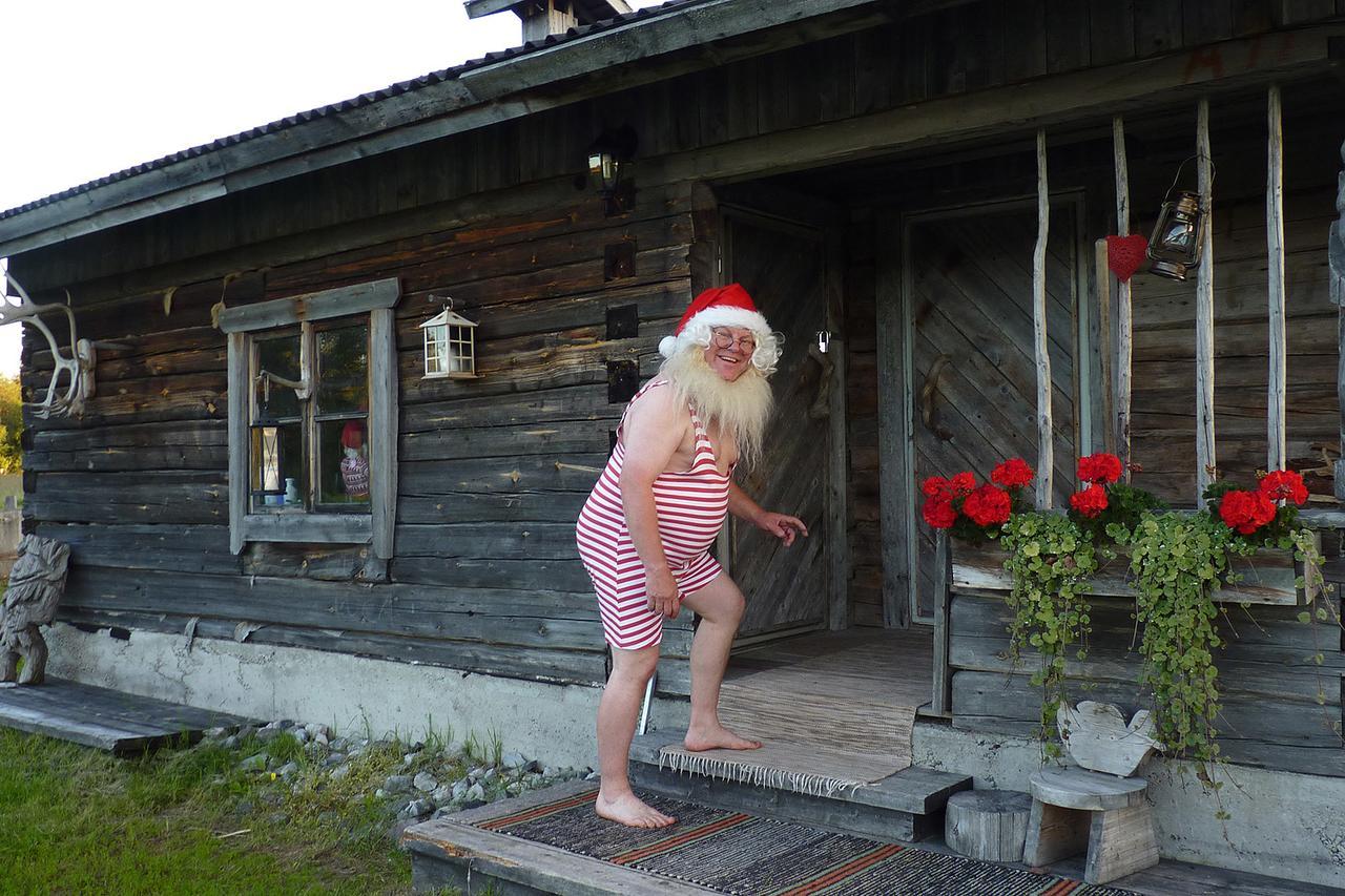 Elves Village Hotel Köngäs Buitenkant foto