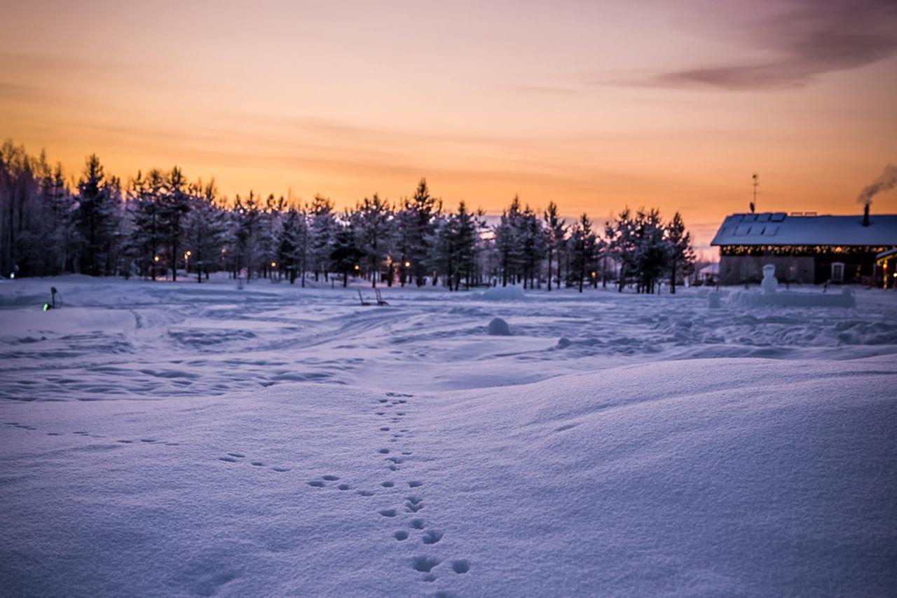 Elves Village Hotel Köngäs Buitenkant foto