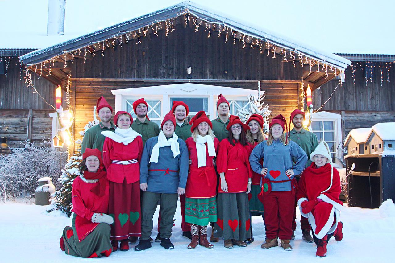 Elves Village Hotel Köngäs Buitenkant foto