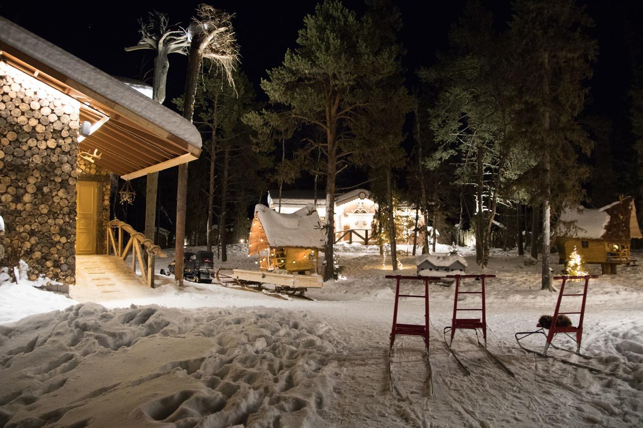 Elves Village Hotel Köngäs Buitenkant foto