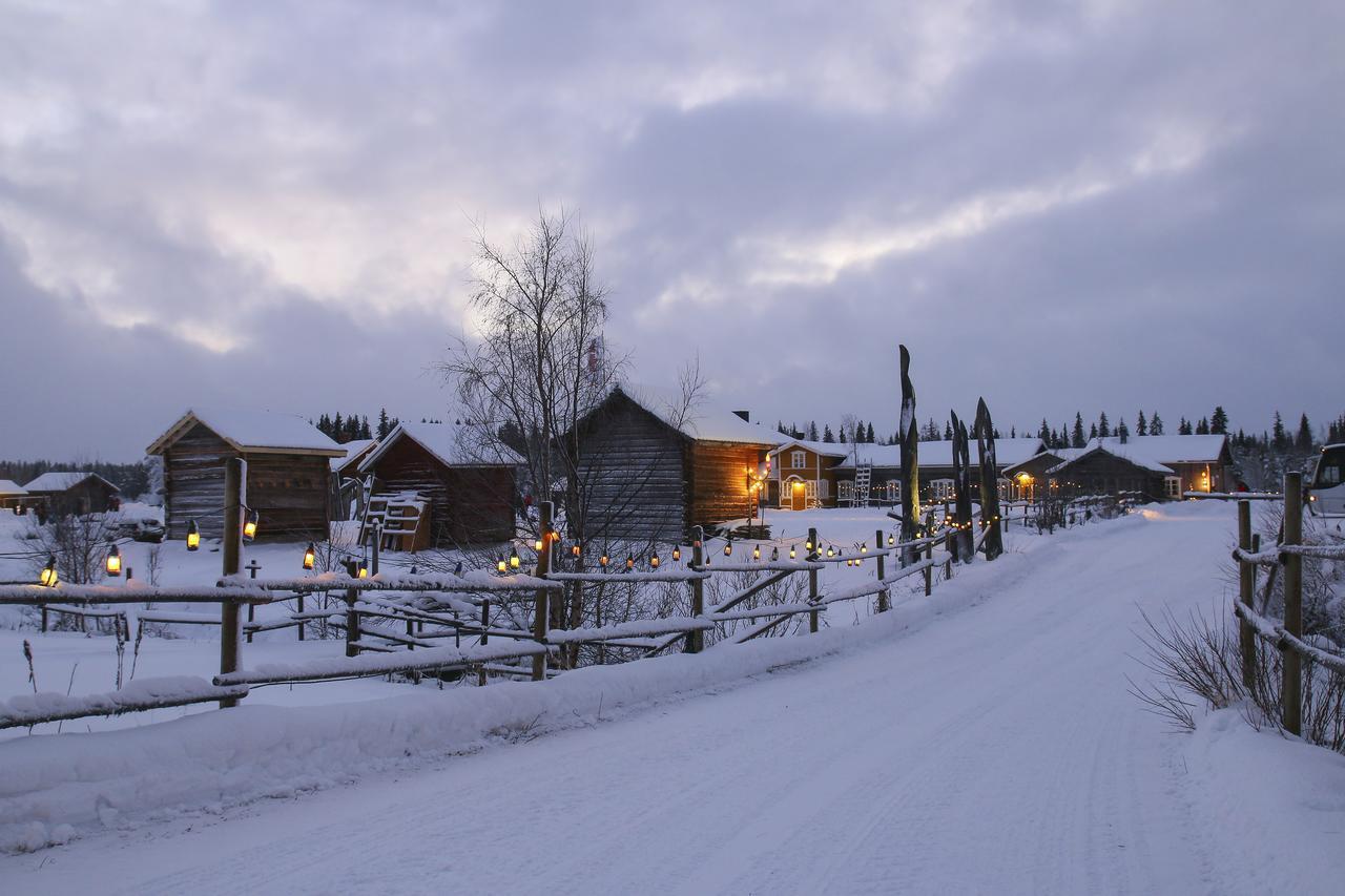 Elves Village Hotel Köngäs Buitenkant foto